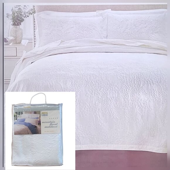 Vintage Martha Stewart Mountain Floral Matelasse Coverlet Twin NEW - Picture 1 of 8